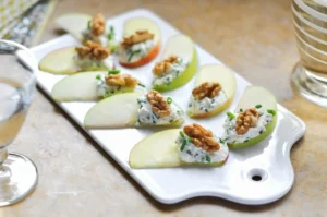 Aperitivo de maçã com cream cheese e ervas: a união perfeita entre a doçura e a suavidade que amamos