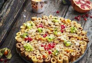 Bolo de crepe de frutas europeias