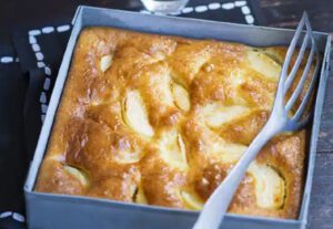 Bolo macio com maçãs da França