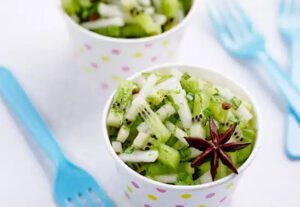 Salada de Kiwi com hortelã: equilíbrio delicado de frutas e aromas
